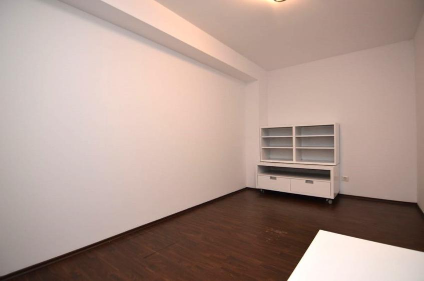 Apartament cu 2 camere decomandat în Baba Novac