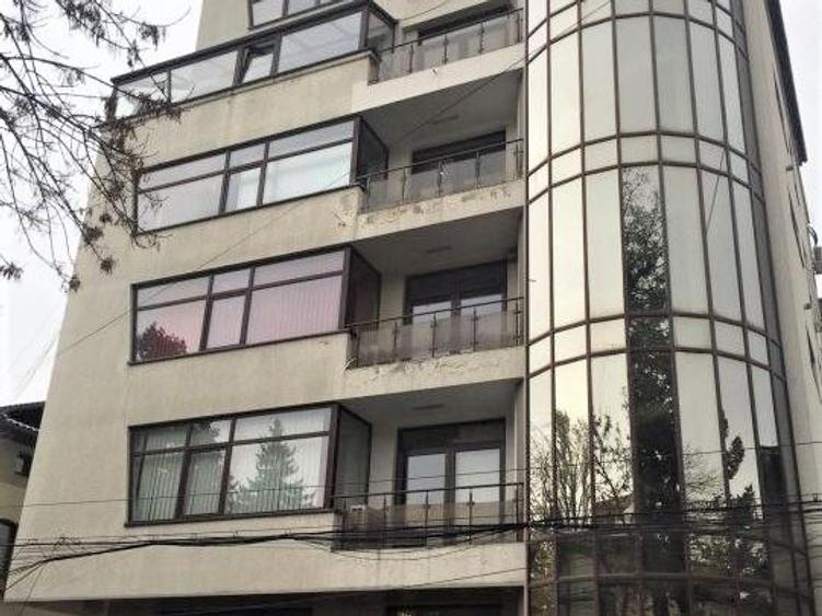 Birou, de 198 mp, în Casin