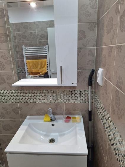 Apartament cu 2 camere decomandat, mobilat în Central