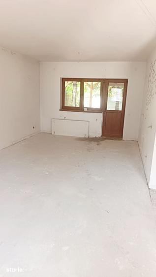 Casă cu 3 camere cu Teren 160 Mp în Central
