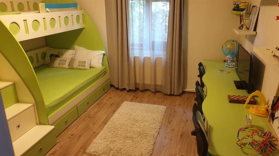 Casă individuală cu 3 camere cu Canalizare în Chiscani