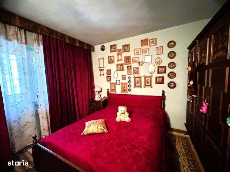 Apartament cu 4 camere decomandat în Central