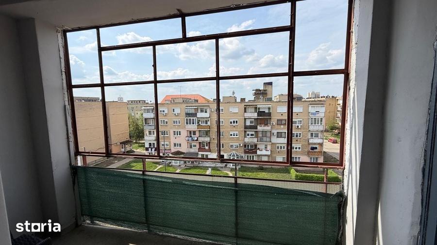 Apartament cu 3 camere decomandate, complet renovat,ultracentral Carei - 3