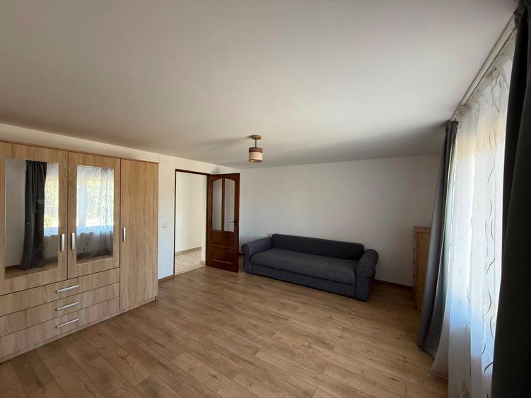 Casă cu 4 camere cu Teren 5784 Mp în Budiului