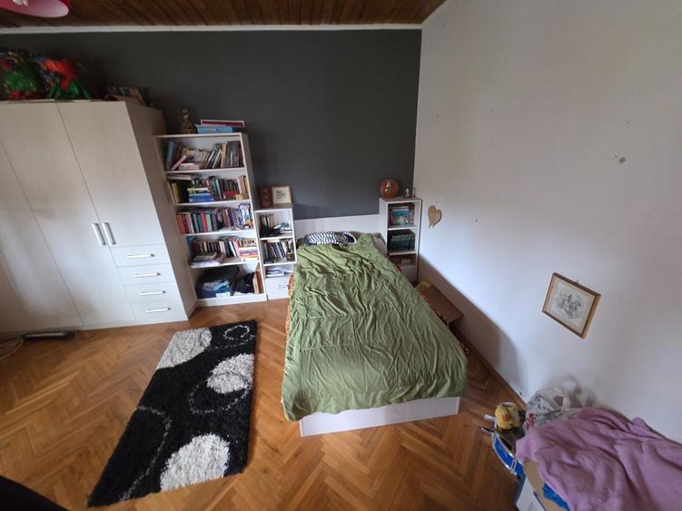 Casă individuală cu 6 camere cu Teren 400 Mp în Andrei Mureșanu