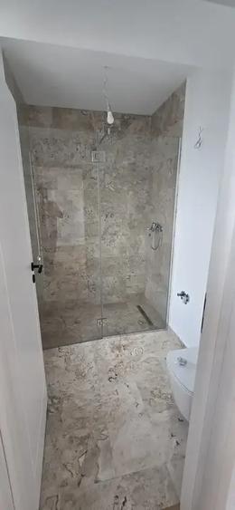 Casă individuală cu 5 camere cu Canalizare în Central