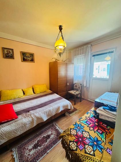 Apartament cu 3 camere semidecomandat în Calea Aradului