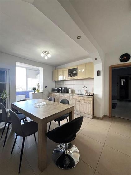 Apartament cu 3 camere semidecomandat, mobilat în Circumvalațiunii