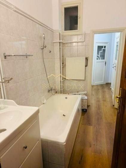 Apartament cu 5 camere decomandat, mobilat în Dorobanți