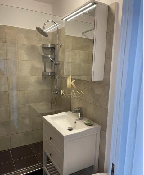 Apartament cu 3 camere decomandat, mobilat în Titulescu
