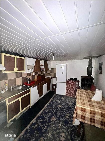 Casă cu 6 camere cu Teren 2060 Mp în Perișor