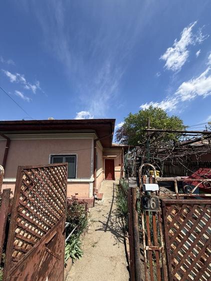 Casă cu 3 camere în Central