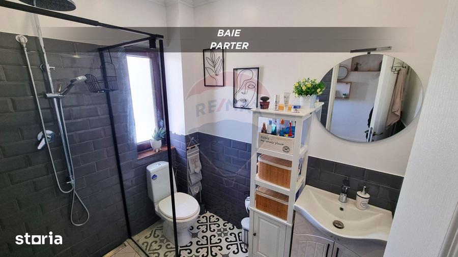 Casă cu 5 camere cu Teren 1000 Mp în Recea