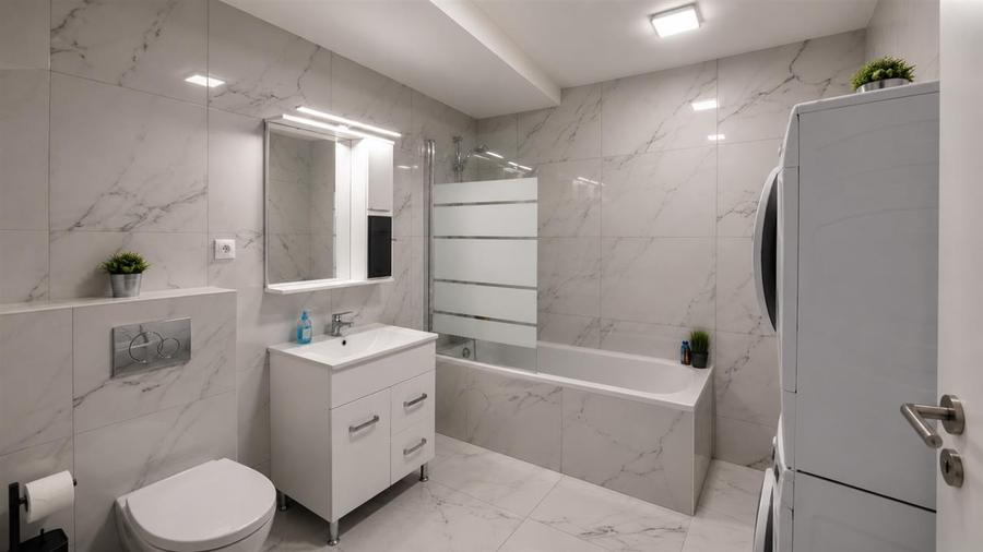 Apartament cu 3 camere semidecomandat, mobilat în Exterior Sud