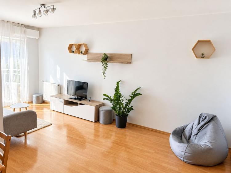 Apartament cu 3 camere semidecomandat, mobilat în Gheorgheni