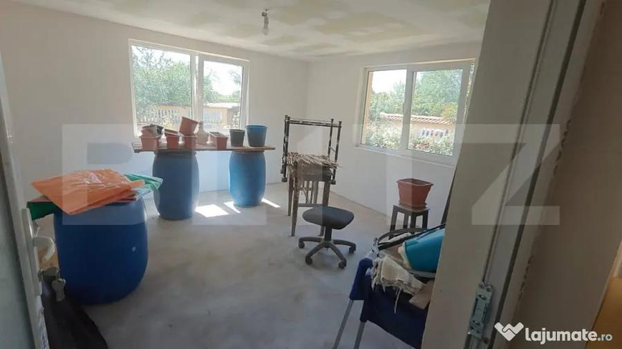 Casă cu 7 camere cu Teren 520 Mp în Dobra