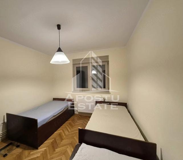 Apartament cu 4 camere decomandat în Malul Mureșului