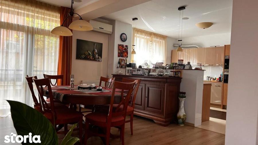 Casă cu 6 camere cu Teren 690 Mp în Central