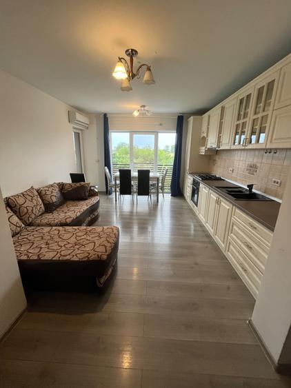 Apartament cu 3 camere decomandat în Giroc