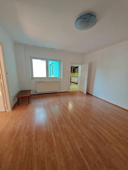 Apartament cu 2 camere decomandat în Griviței