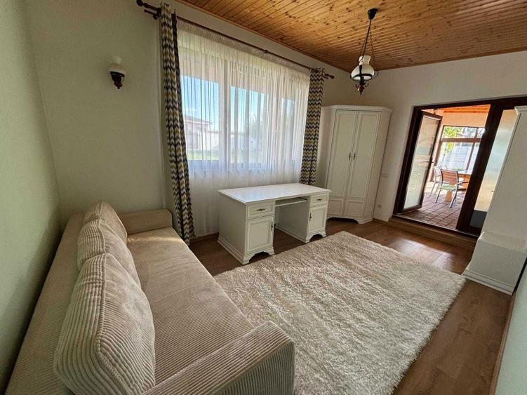 Casă cu 4 camere în Central