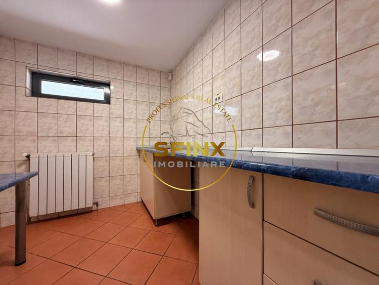 Casă individuală cu 13 camere cu Canalizare în Gara de Nord