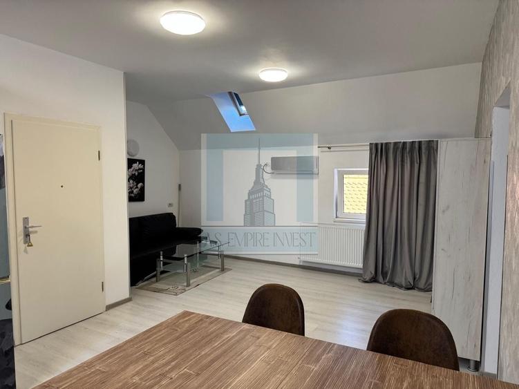 Apartament cu 3 camere semidecomandat, mobilat în Brașovul Vechi