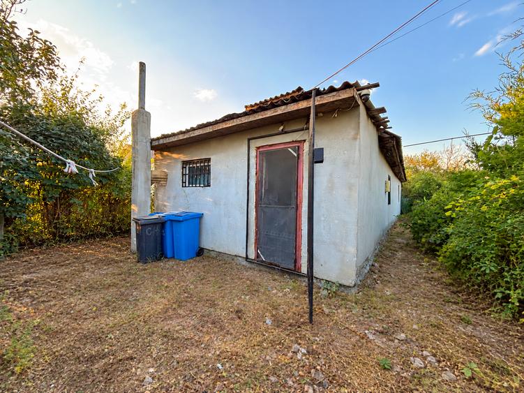 Casă cu 3 camere cu Canalizare în Valu lui Traian