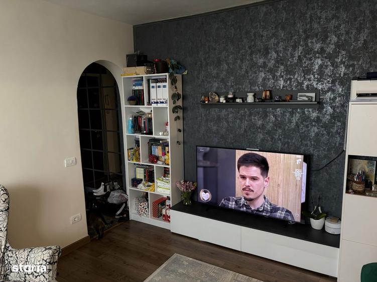 Apartament cu 4 camere semidecomandat în Drumul Taberei