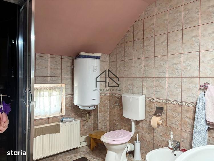 Casă cu 4 camere în Oncea