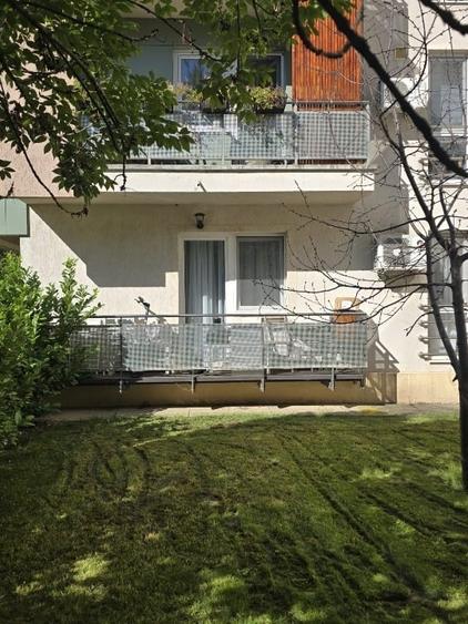 Apartament cu 3 camere decomandat, mobilat în Băneasa