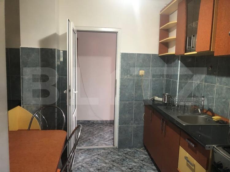 Apartament cu 3 camere decomandat, mobilat în Semicentral