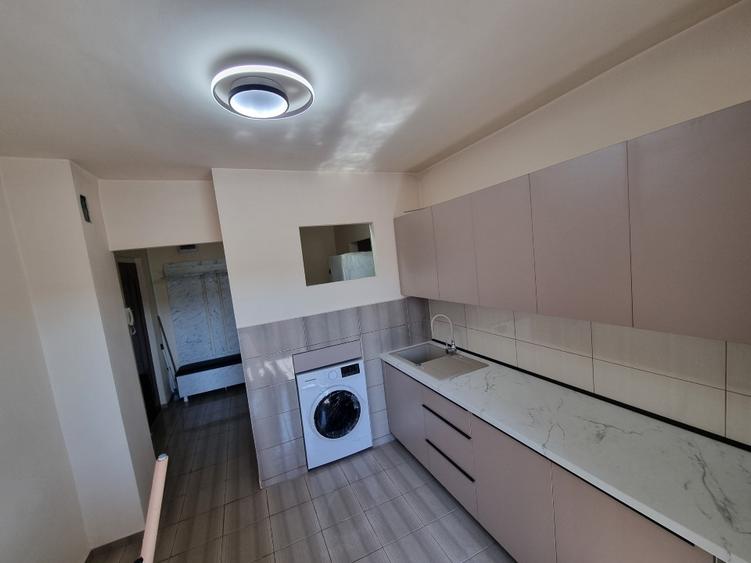 Apartament cu 2 camere decomandat în Girocului