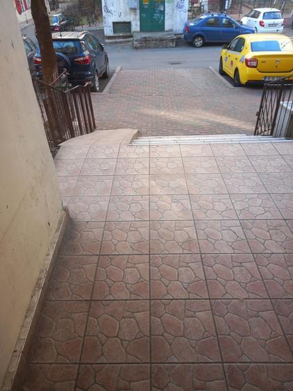 Apartament cu 2 camere semidecomandat în Titan