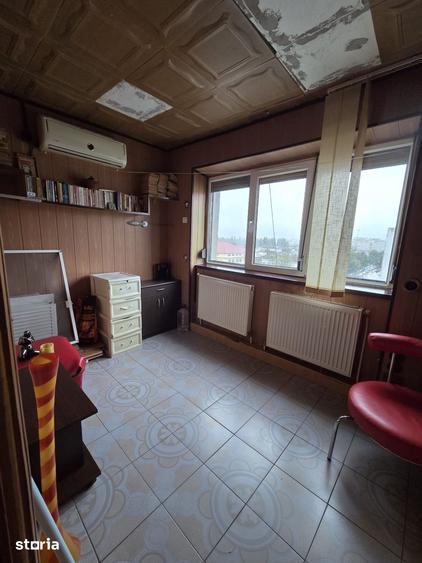 Apartament cu 4 camere decomandat în Central