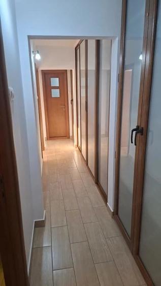 Apartament cu 3 camere decomandat în Eremia