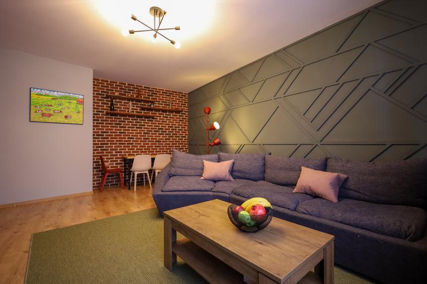 Apartament cu 2 camere decomandat, mobilat în Parcul Carol