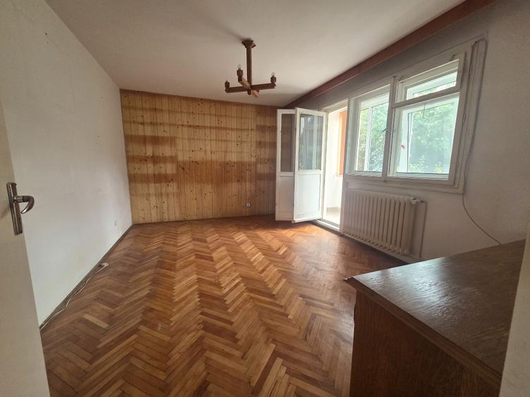 Apartament cu 3 camere decomandat în Gheorgheni