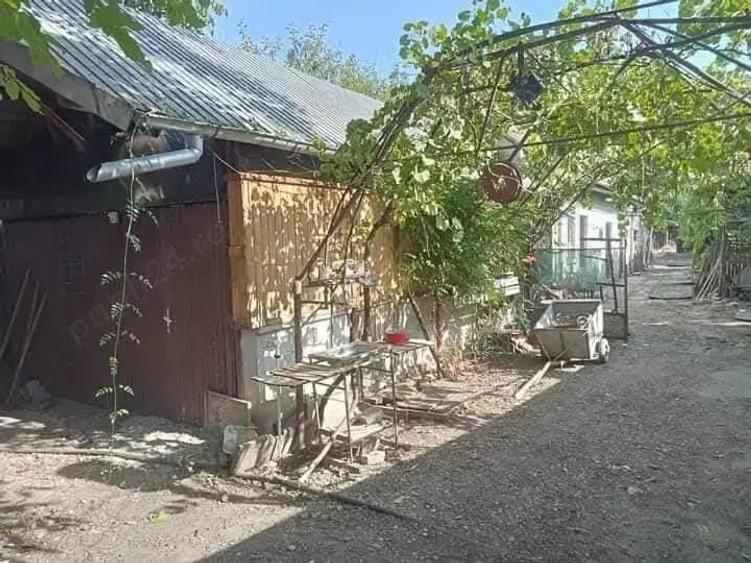 Casă cu 6 camere în Giubega