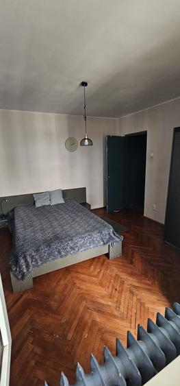 Inchiriez apartament zona centrala,Bd Independentii - 8