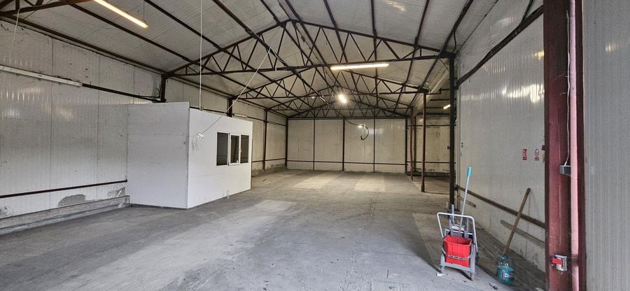 Spațiu industrial, de 732 mp, în Exterior Sud
