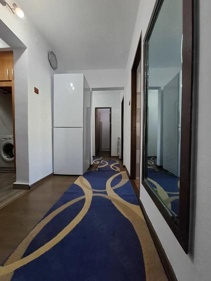 Apartament cu 2 camere decomandat în Micro 18