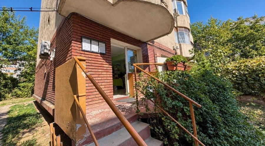 Apartament cu 3 camere în Aradului