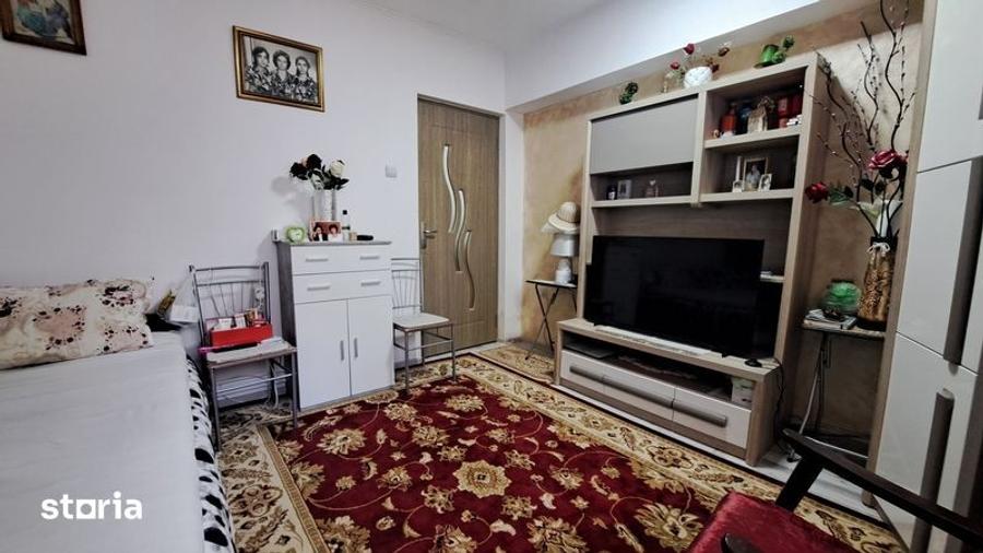 Garsonieră decomandată în Central