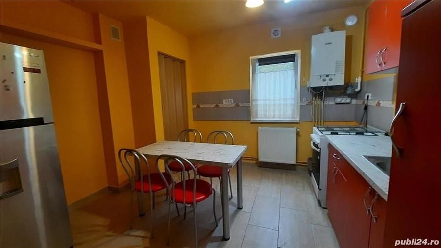 Apartament cu 3 camere decomandat, mobilat în Aradului