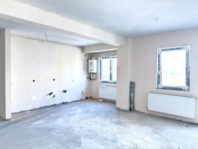 Apartament cu 3 camere semidecomandat în Central