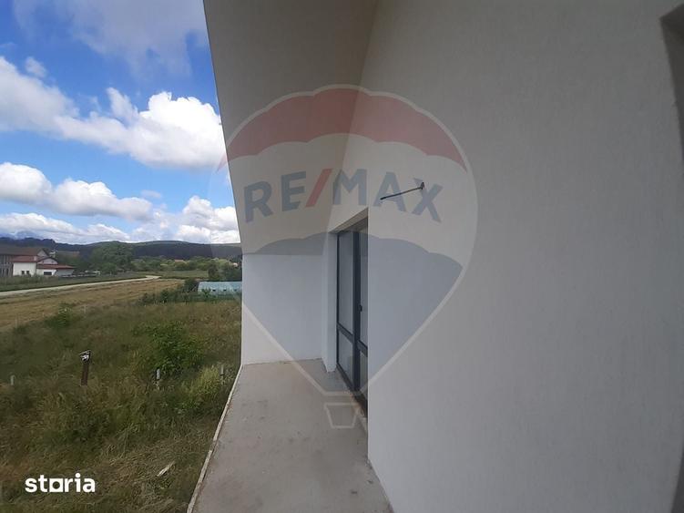 Casa / Vila cu 4 camere de vanzare Vulcan, 15 km de Brasov - 13
