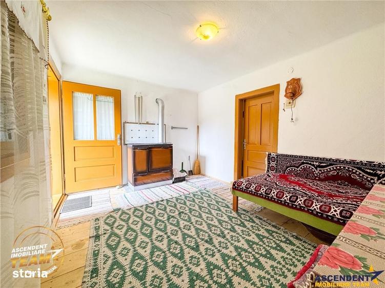 Casă cu 2 camere cu Teren 553 Mp în Sântimbru