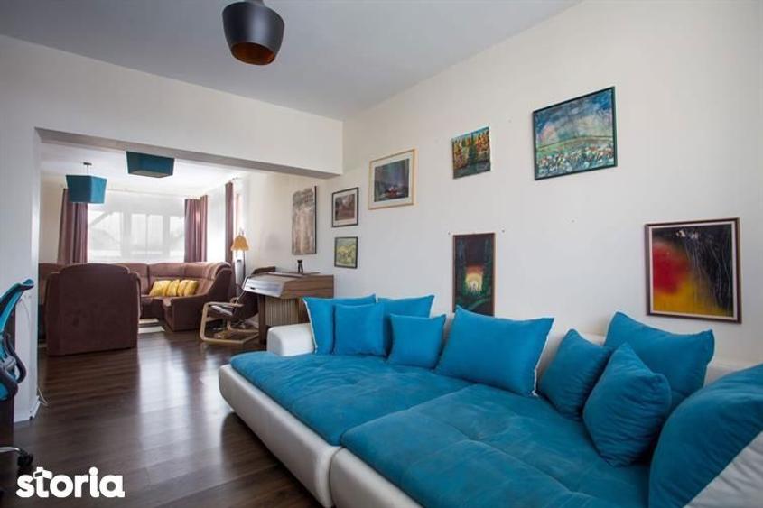 Casă cu 4 camere cu Canalizare în Hărman