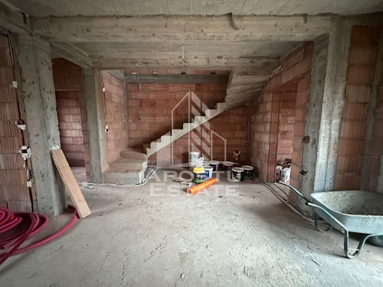 Casă cu 4 camere cu Teren 290 Mp în Urseni